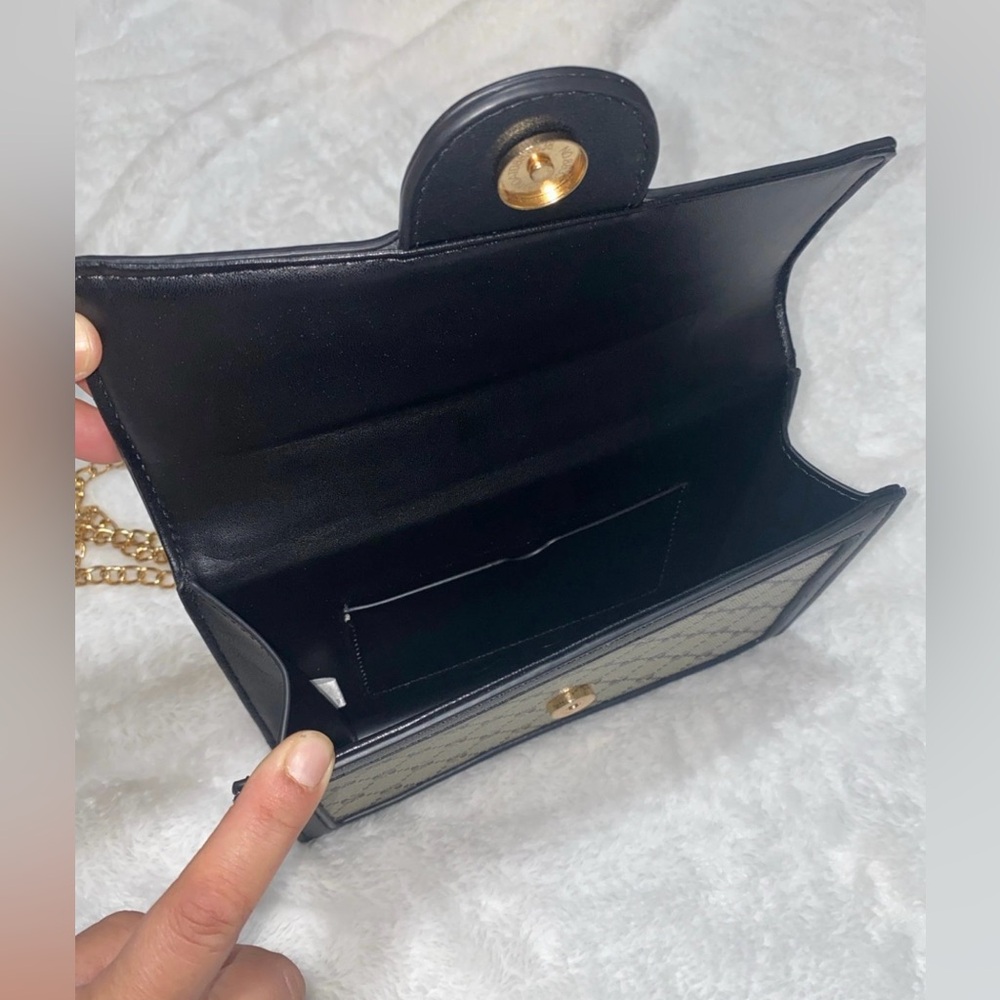 Bumblebee purse - Picture 5 of 5
